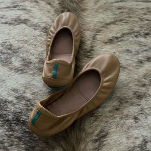 Tieks size 9 camel ballet flats